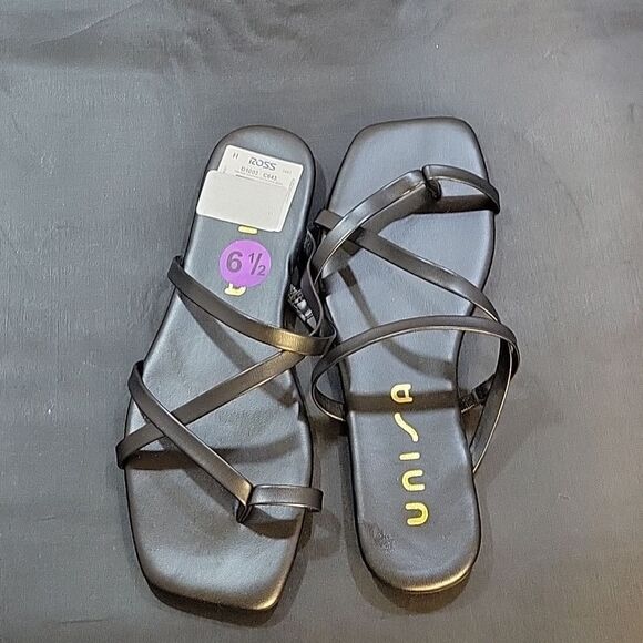 BRAND NEW UNISA SQUARE OPEN TOE WOMEN"S FLAT SANDAL - Picture 4 of 15